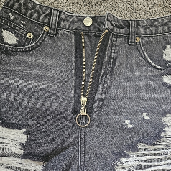 Signature8 highrise jean shorts NWT - Picture 3 of 10